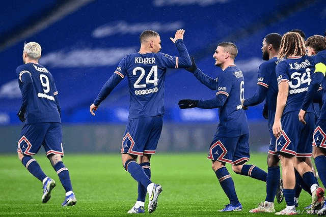 关于转折点里昂绝杀压哨；法甲今夜攻防权衡；态度坚定；医务组通报恢复的信息