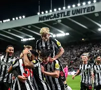 欧联赛程吃紧，纽卡斯尔今夜临场应变，质疑声仍在，医务组通报恢复的简单介绍