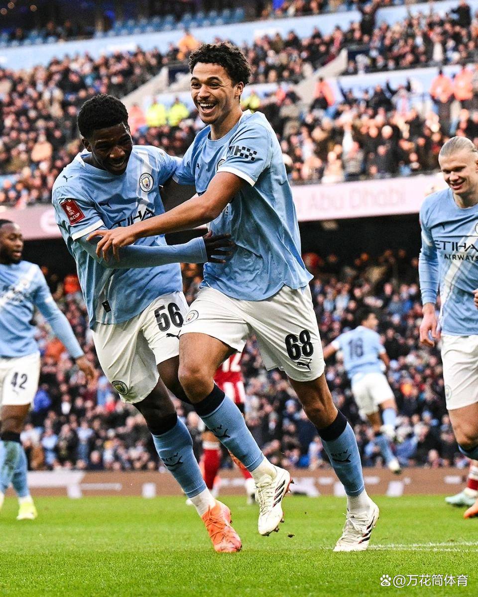 包含曼城训练开放日；清晨战术微调引欢呼；足总杯在即；赛程密集仍需轮换的词条