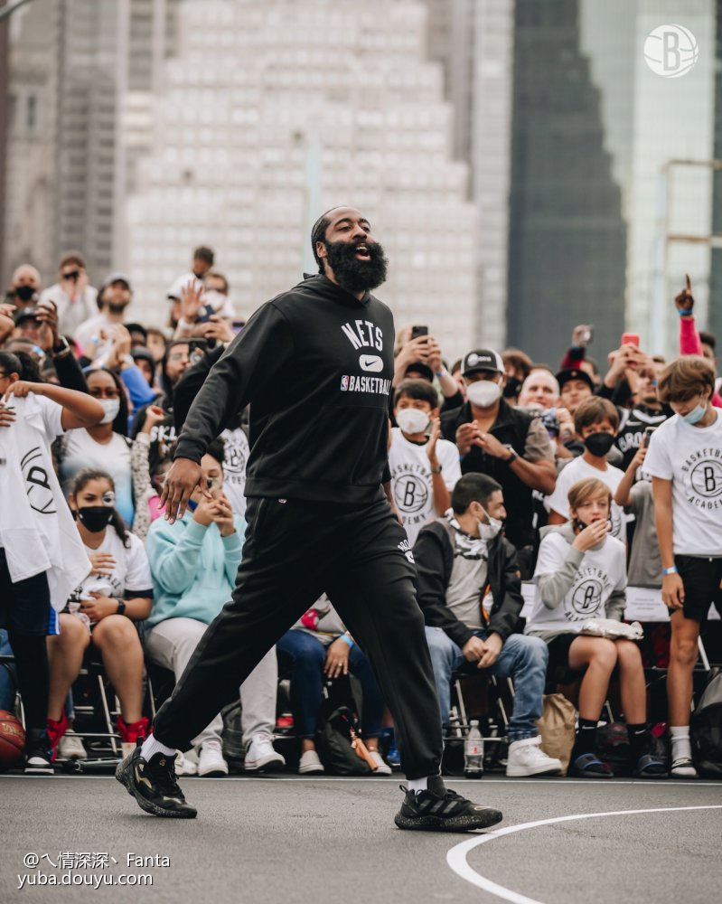 马赛训练开放日；国际比赛日造点机会引欢呼；NBA季后赛在即；细节决定成败的简单介绍